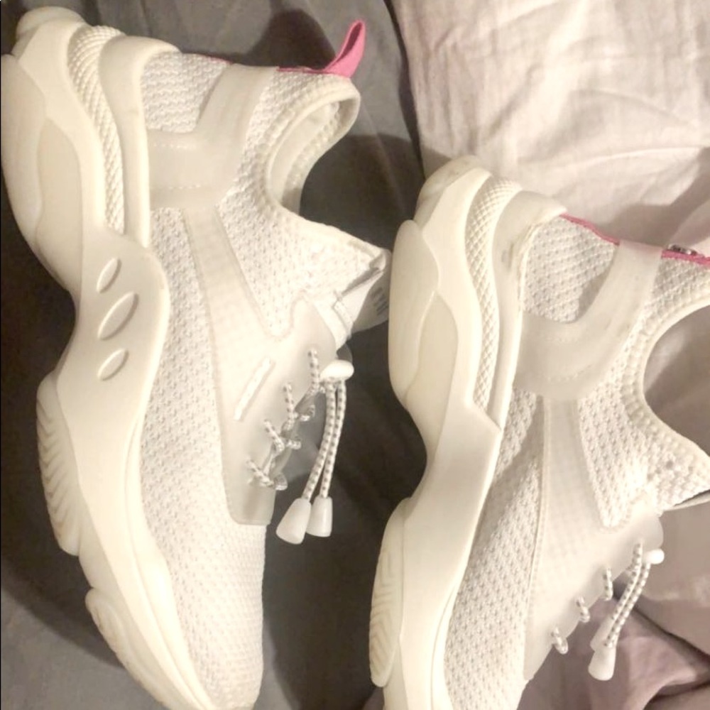 Steve Madden tennis shoes